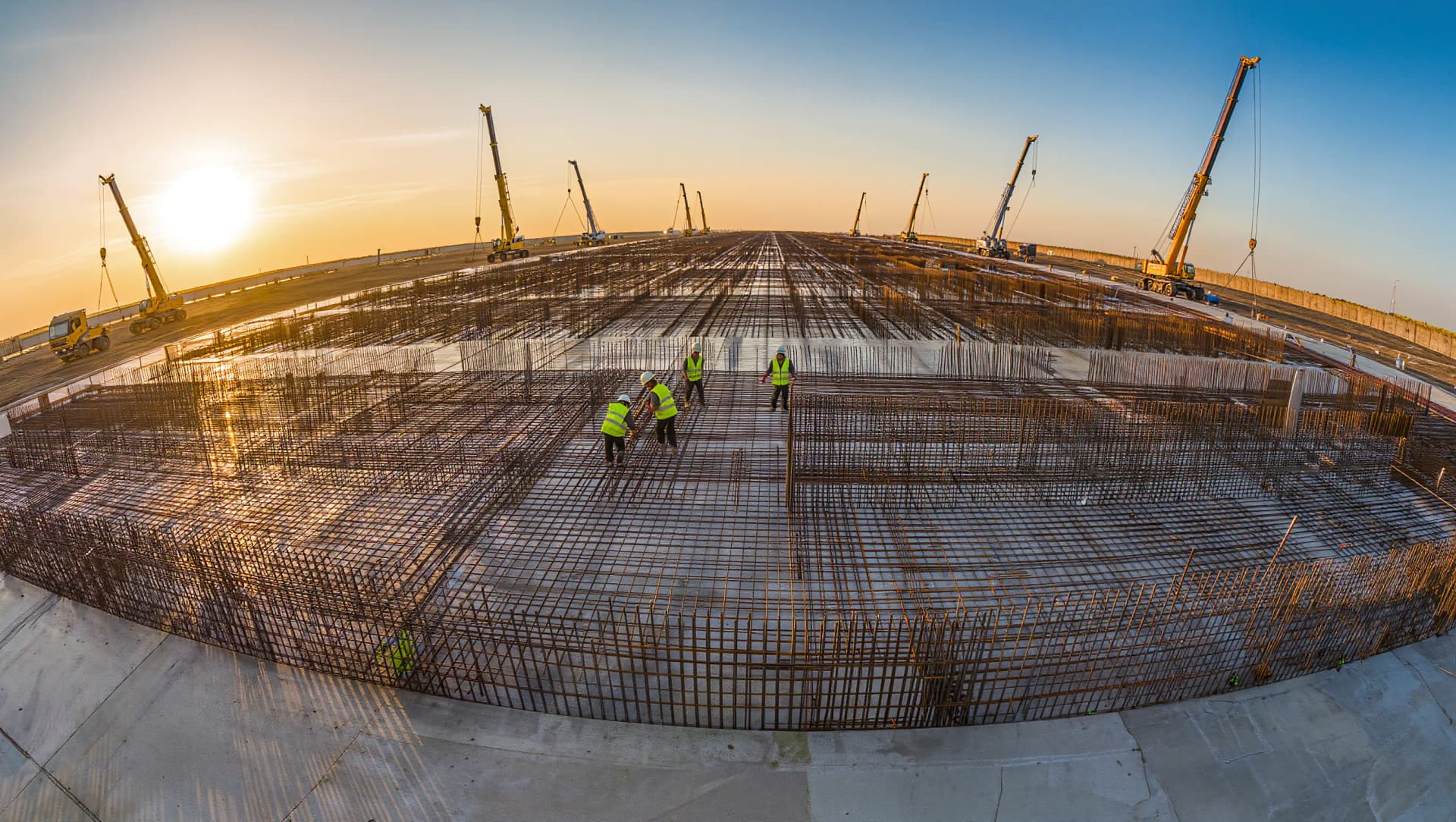 Aerial construction network with heavy reinforcement lines